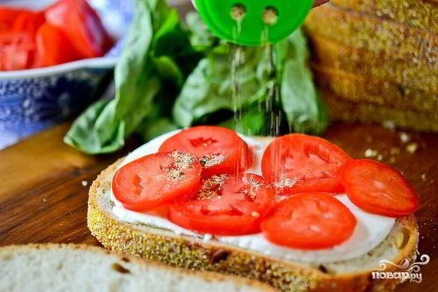 Рецепт бутербродов с помидорами и чесноком