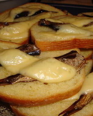 Бутерброды Сырные шпроты