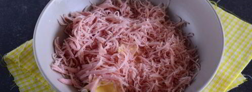 горячие бутерброды с колбасой и сыром в духовке. Шаг 5