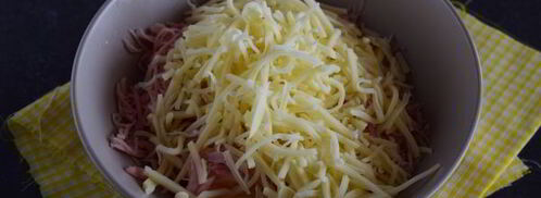 горячие бутерброды с колбасой и сыром в духовке. Шаг 6