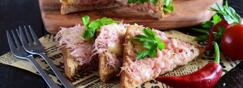 горячие бутерброды с колбасой и сыром в духовке. Шаг 11