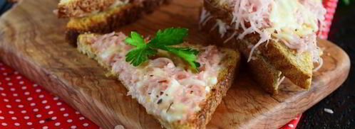 горячие бутерброды с колбасой и сыром в духовке. Шаг 12