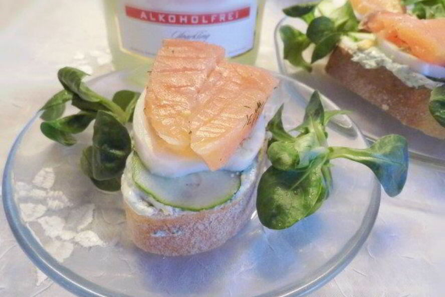 Рецепт новогодних бутербродов с семгой