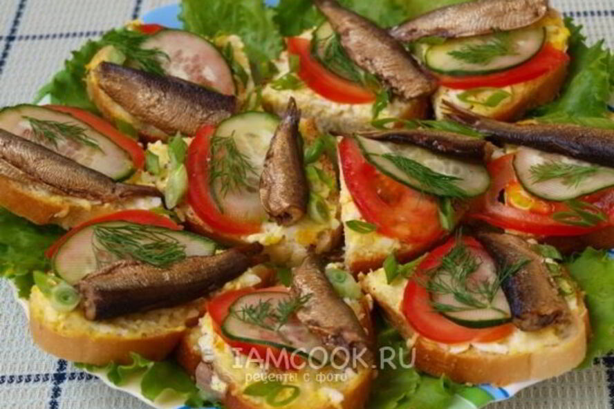 Рецепт праздничных бутербродов со шпротами