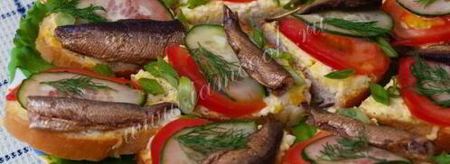 праздничные бутерброды со шпротами. Шаг 8