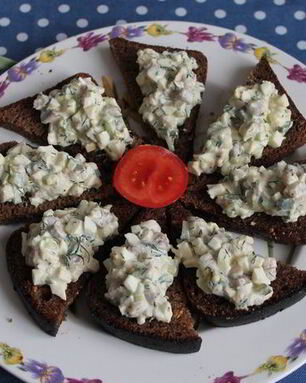 Закусочные бутерброды с сельдью
