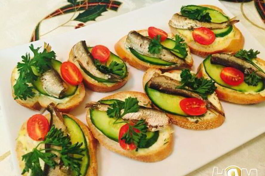 Рецепт закусочных бутербродов со шпротами