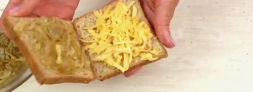 жареные бутерброды с сыром и луком. Шаг 5