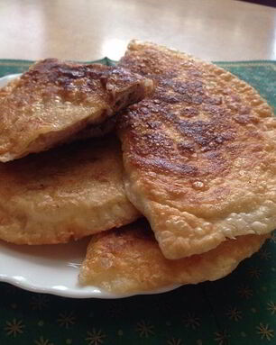 Чебуреки из слоеного теста