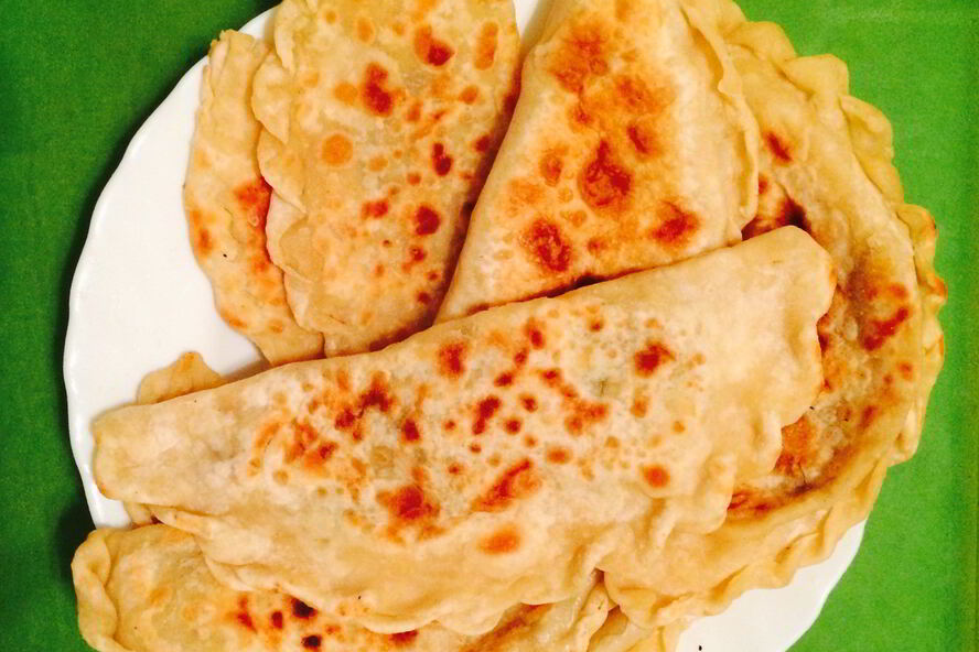 Рецепт чебуреков с грибами и сыром