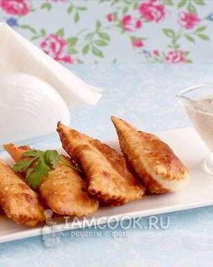Чебуреки с творогом и зеленью