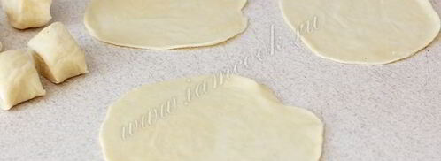 чебуреки с творогом и зеленью. Шаг 5