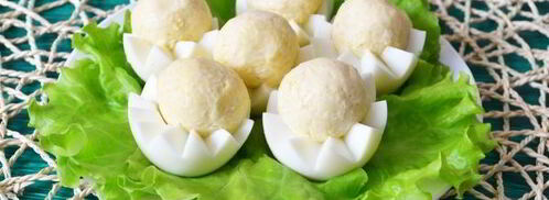 фаршированные яйца цыплята. Шаг 13