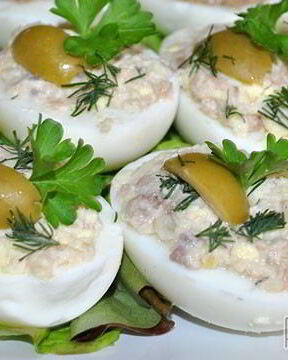 Яйца, фаршированные печенью трески