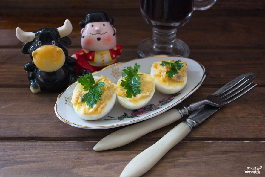 Рецепт яиц, фаршированных сельдью