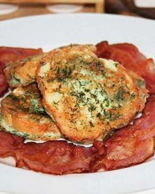 Гренки с сыром и яйцом на сковороде