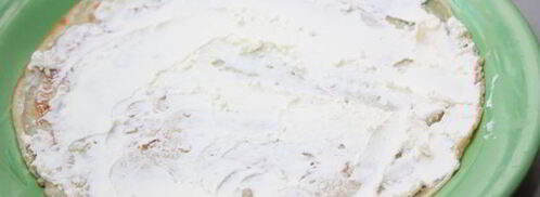 канапе из блинов на шпажках. Шаг 3