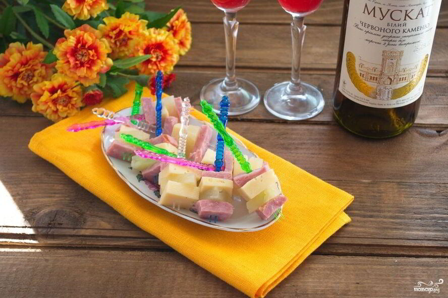 Рецепт канапе с ветчиной и сыром