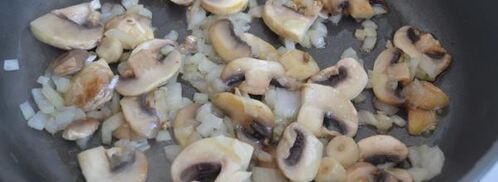 омлет с сыром и грибами. Шаг 2