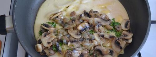 омлет с сыром и грибами. Шаг 6