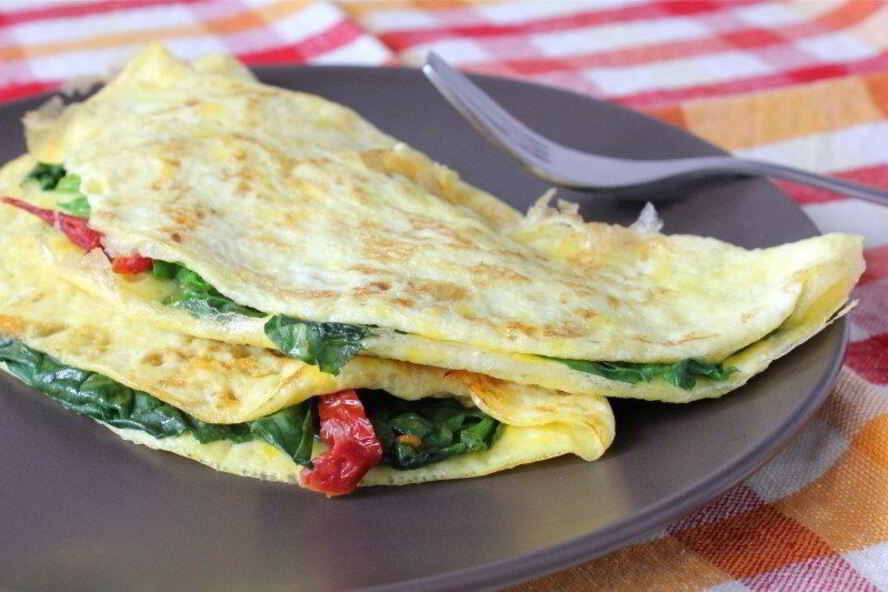 Рецепт омлета со шпинатом и сыром