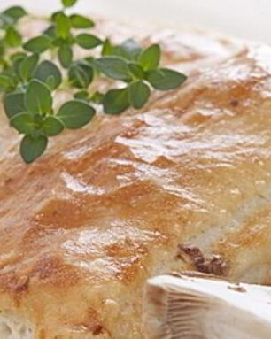 Паштет из телятины и грибов в слоеном тесте