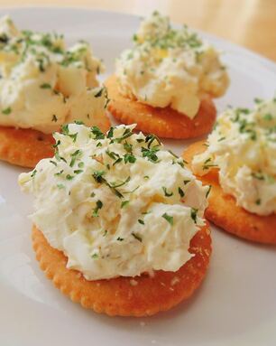 Яичный паштет с плавленым сыром