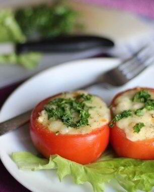 Помидоры, фаршированные куриным филе и овощами