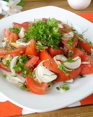 Помидоры с луком