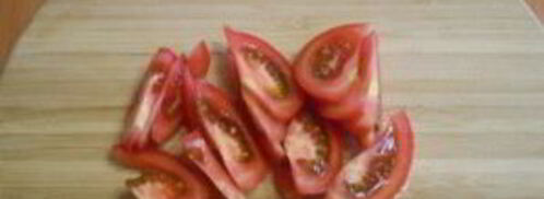помидоры с луком. Шаг 2