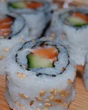 Домашние суши-роллы с копченой семгой