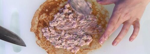 роллы из гречневых блинов с креветками. Шаг 6