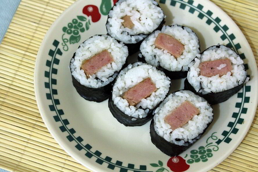 Рецепт роллов с колбасой