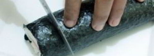 роллы с колбасой. Шаг 5