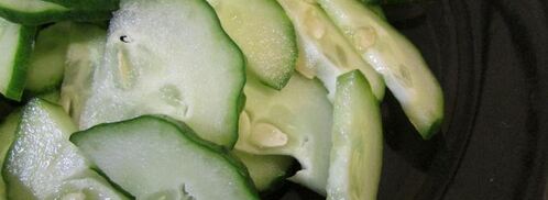 роллы с яичных блинчиков с курицей и салатом. Шаг 8