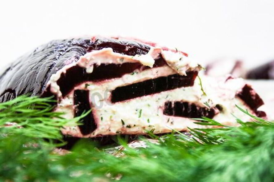 Рецепт свекольного ролла с творогом