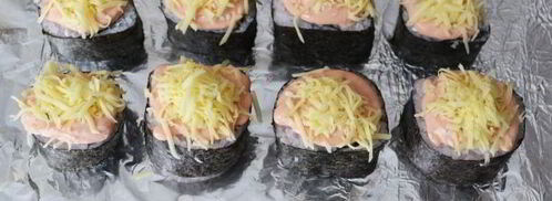 запеченные роллы с крабовыми палочками. Шаг 16