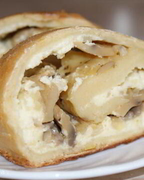Картофельный рулет с грибами