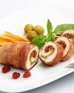 Куриный рулет в пищевой пленке