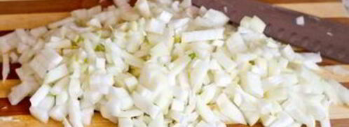 мясной рулет с вареными яйцами. Шаг 3