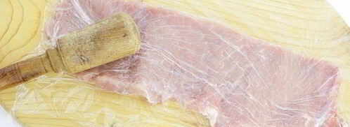 мясной рулет с вяленой клюквой. Шаг 5