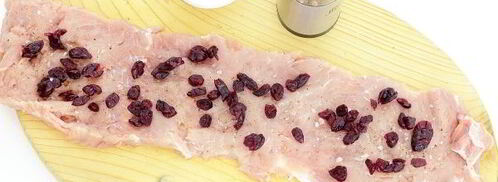 мясной рулет с вяленой клюквой. Шаг 7