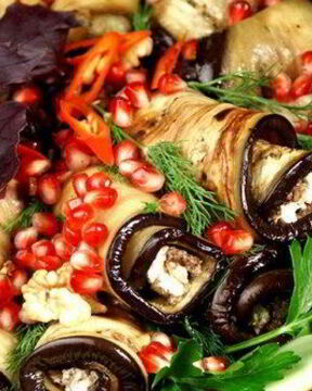 Оригинальные рулеты из баклажан по-кавказски