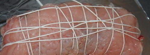 рулет из индейки с салями. Шаг 7