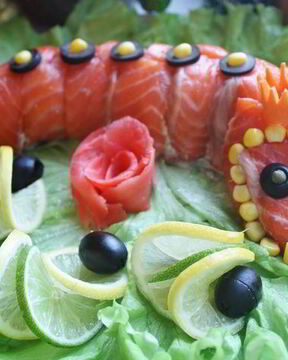 Рулет из копченой семги