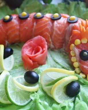 Рулет из копченой семги