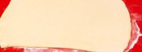 рулет из слоеного теста с яблоками и орехами. Шаг 8