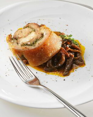 Рулет из свиной брюшины со скоблянкой из кукумарии