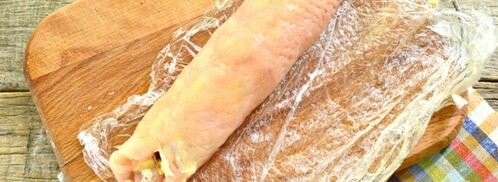 рулет из цесарки с грибами и сыром. Шаг 4