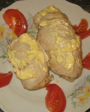 Рулет куриный с грибами и сыром